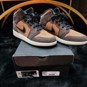 Air Jordan 1 Mid shades of brown size 7 Mens or Big Kids or fits a women's s 8.5